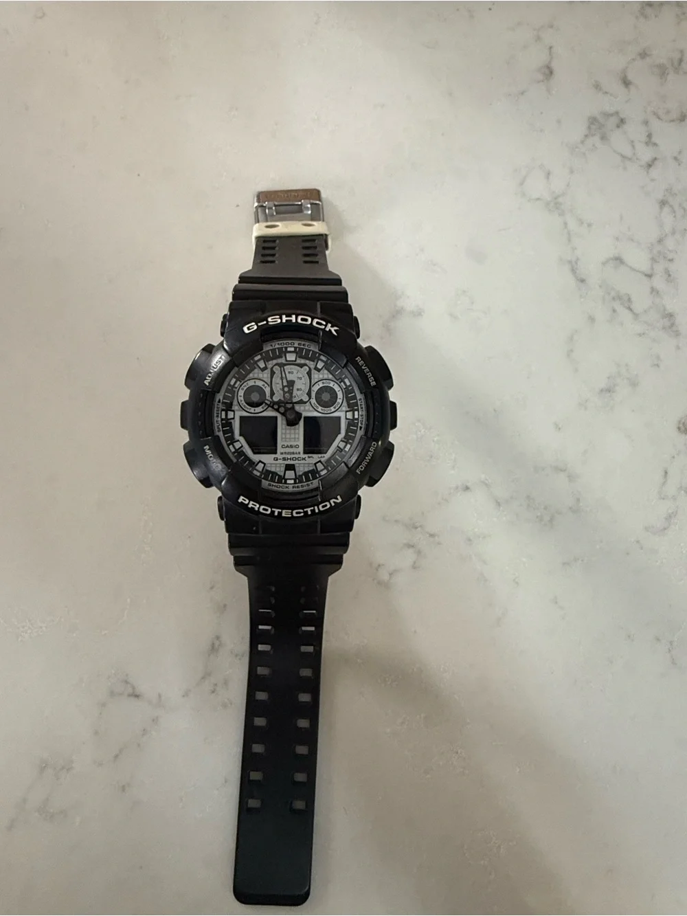 Casio G-SHOCK Black Men's Digital-Analog Sport Watch